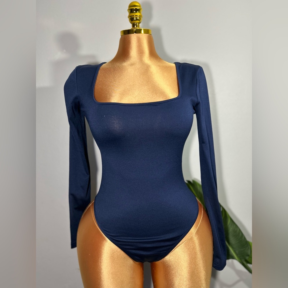 Chic Long Sleeve Navy Bodysuit